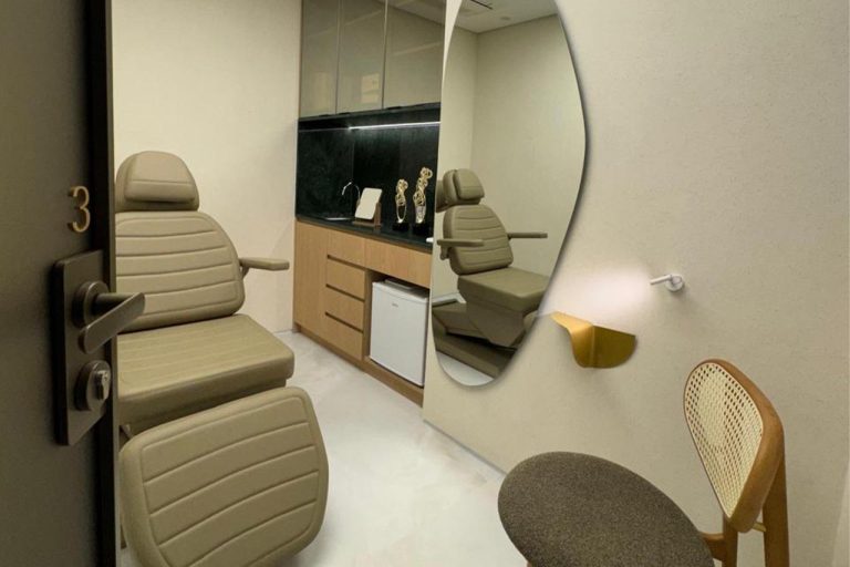 Rejuvenescimento Íntimo_0002_Médico cirurgião coloproctologista (2)